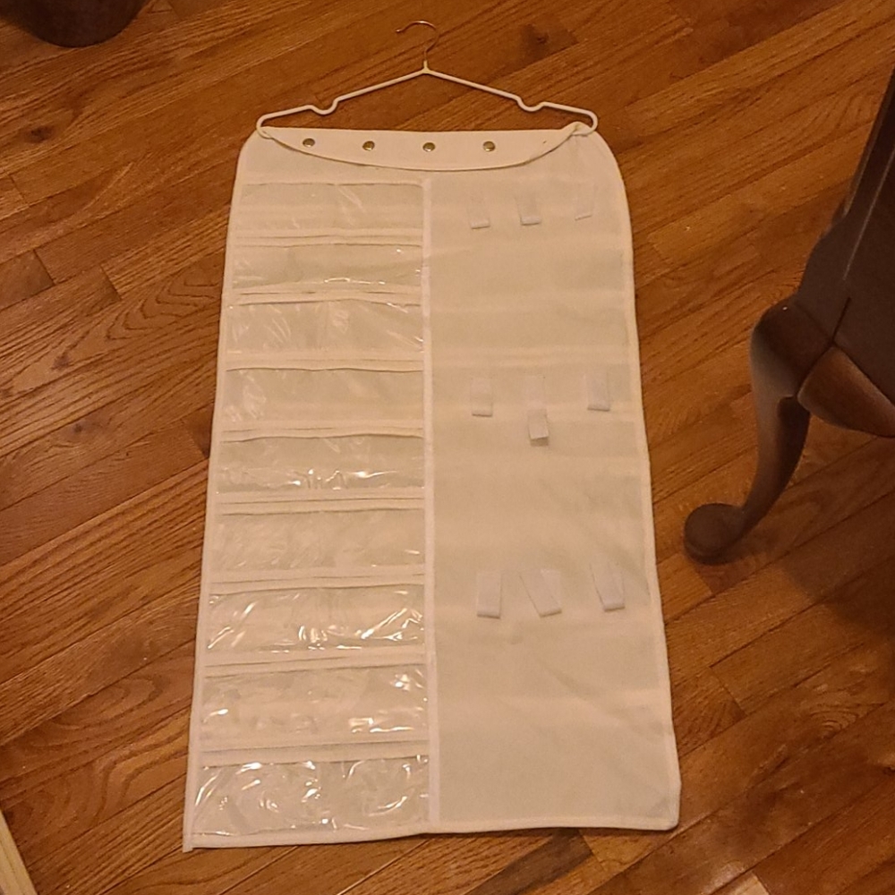Jewelry holder